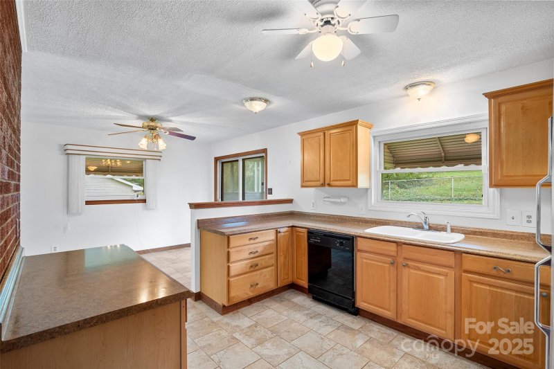 Property image 4 of 25 Baker Drive in West Asheville, Asheville, NC 28806