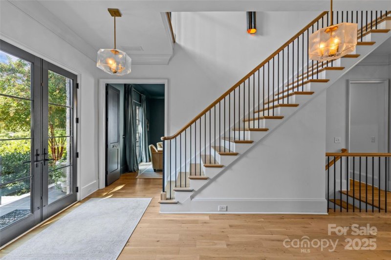 Property image 4 of 3345 Willow Oak Road in Myers Park, Charlotte, NC 28209