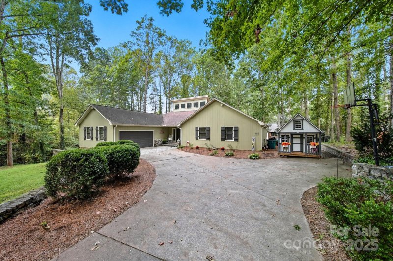 Property image 2 of 507 6th Avenue in Lecho Park, Conover, NC 28613