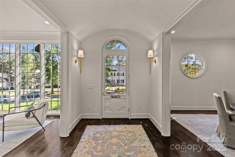 Property image 3 of 2201 Beverly Drive in Myers Park, Charlotte, NC 28207