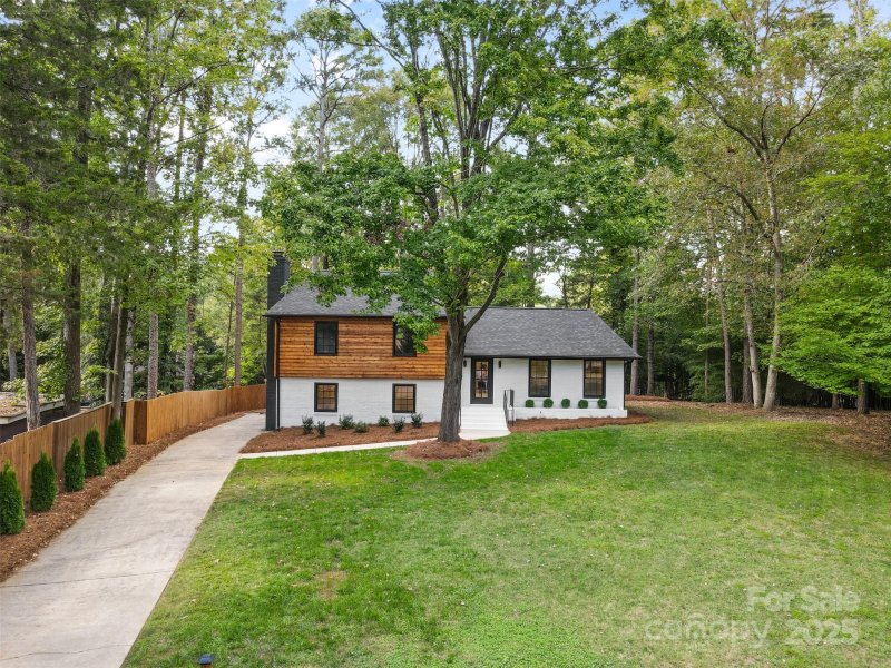 Property image 5 of 509 Selkirk Place in Heritage Woods East, Charlotte, NC 28270