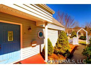 Property image 2 at 9 Stuart Circle, Asheville, NC 28804