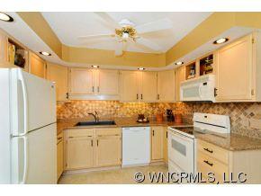 Property image 3 at 9 Stuart Circle, Asheville, NC 28804