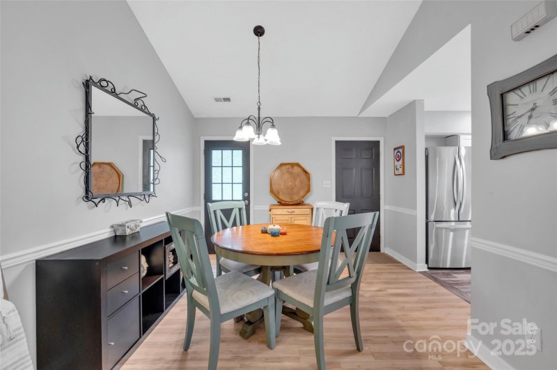 Property image 4 of 1306 Sugar Hollow Drive in Northwoods, Charlotte, NC 28214