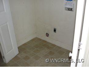 Property image 5 at 13 Arbutus Road, Asheville, NC 28805