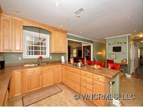 Property image 3 at 111 Glengary Dr, Flat Rock, NC 28731