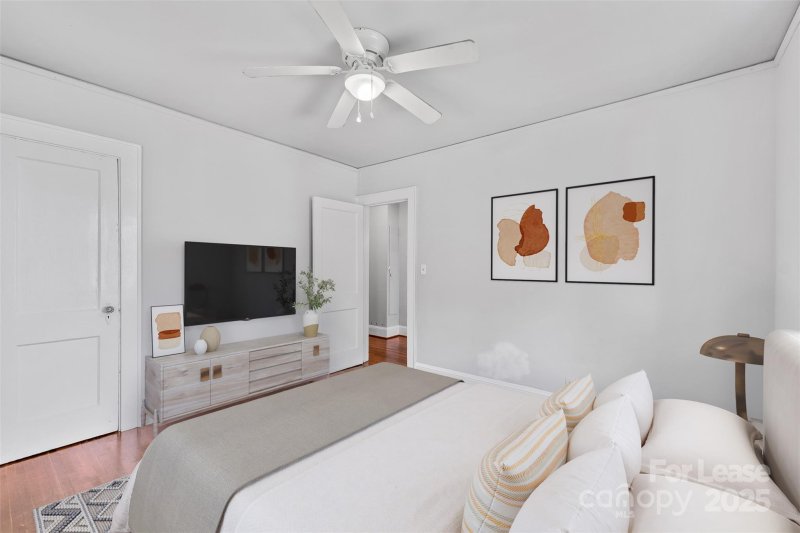 Property image 3 of 1936 Garibaldi Avenue in Marsh Estates, Charlotte, NC 28208