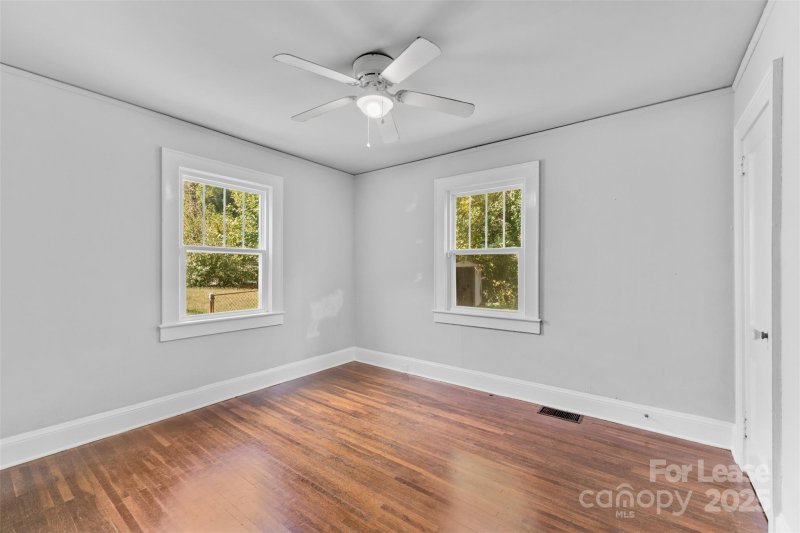 Property image 5 of 1936 Garibaldi Avenue in Marsh Estates, Charlotte, NC 28208