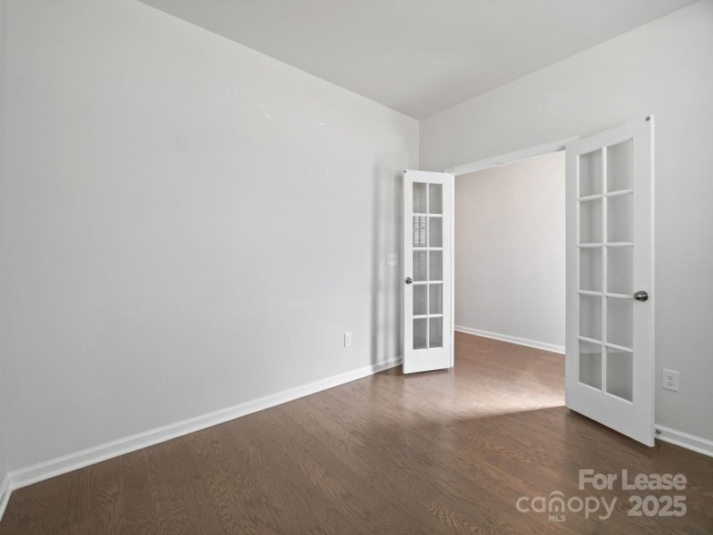 Property image 5 of 15108 Moulin Court Drive in Chateau, Charlotte, NC 28273