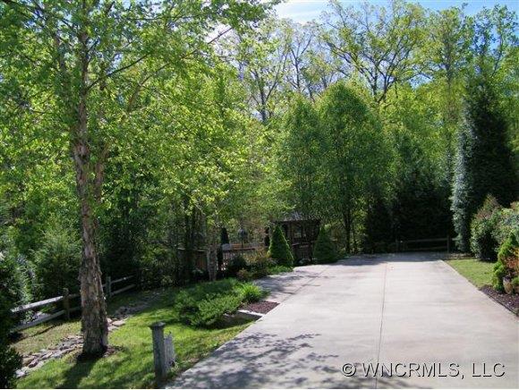 Property image 2 at 135 Cornell Circle, Lake Lure, NC 28746