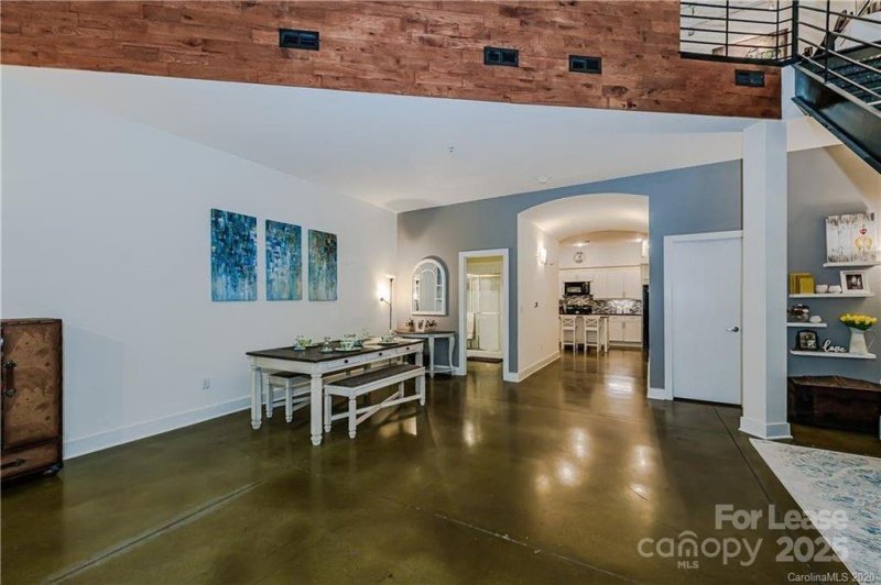 Property image 3 of 913 Westmere Avenue in Skybox, Charlotte, NC 28208