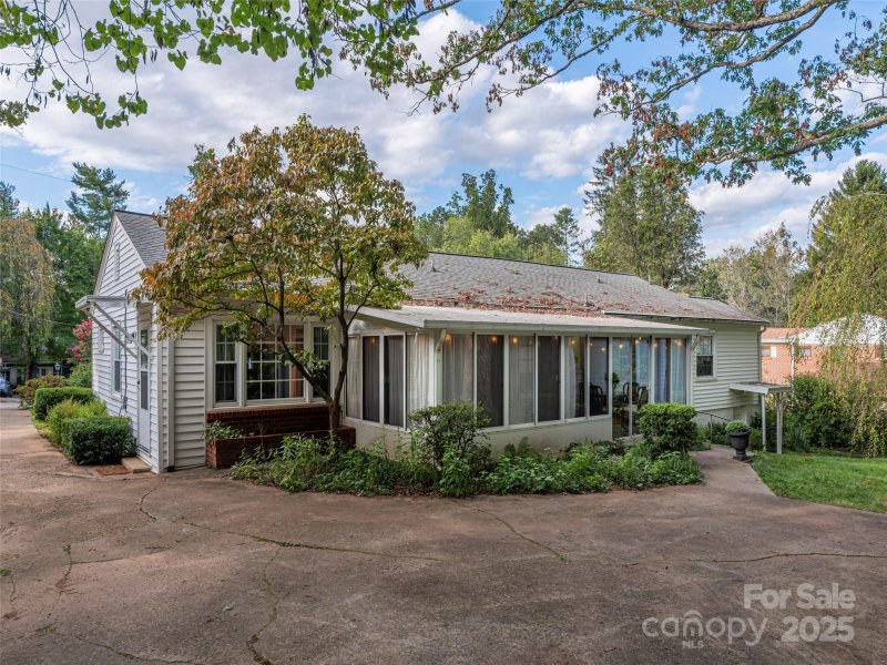 Property image 2 of 3 Forestdale Drive in Buena Vista Forest, Asheville, NC 28803