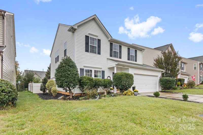 Property image 3 of 10907 Tailwater Street in The Farm at Riverpointe, Davidson, NC 28036