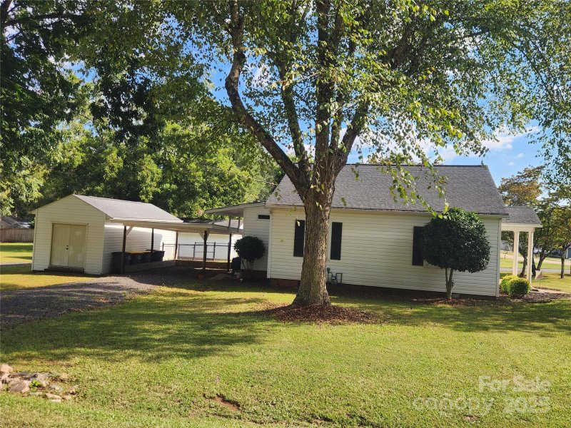 Property image 2 at 2301 S Ridge Avenue, Kannapolis, NC 28083