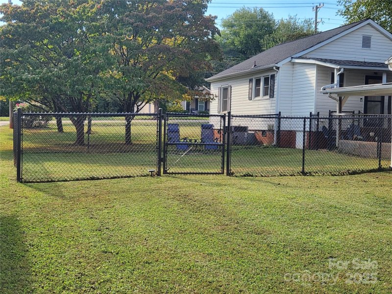 Property image 3 at 2301 S Ridge Avenue, Kannapolis, NC 28083