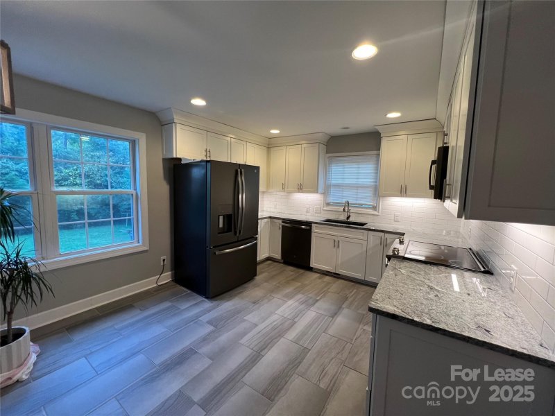 Property image 5 of 5908 Amity Place in Cedars East, Charlotte, NC 28212