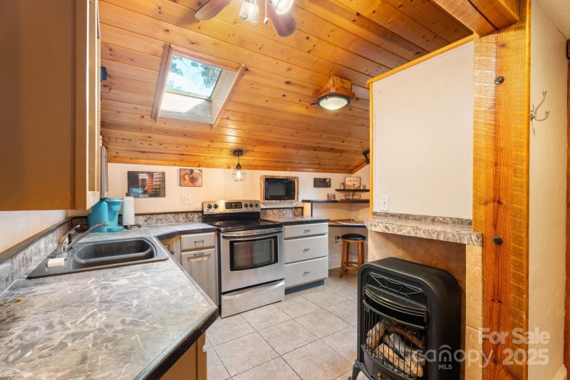 Property image 4 of 141 Louisiana Avenue in Horneyhurst, Asheville, NC 28806