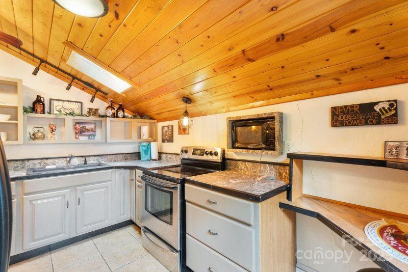 Property image 5 of 141 Louisiana Avenue in Horneyhurst, Asheville, NC 28806