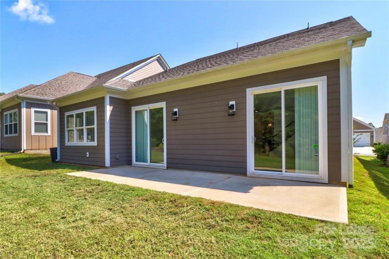 Property image 3 of 4535 Stellata Loop in Magnolia Cove, Sherrills Ford, NC 28673