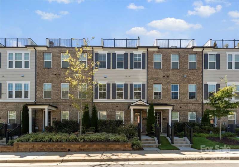 Property image 2 at 2512 Kenmore Avenue, Charlotte, NC 28204