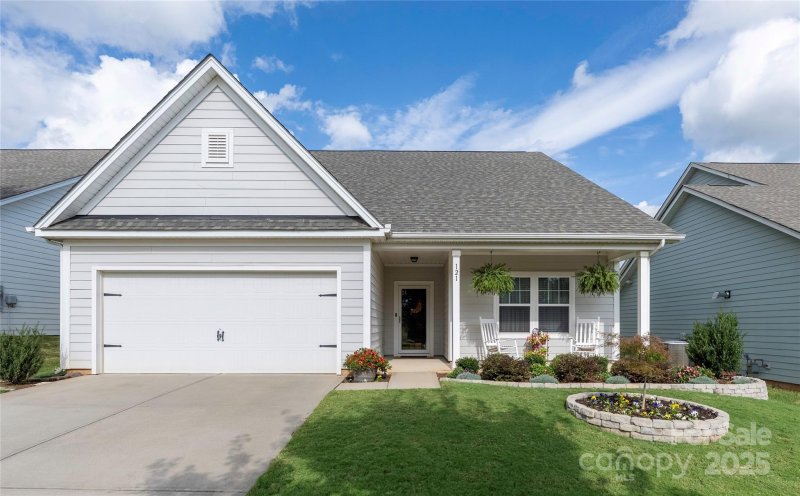 Property image 3 of 121 Jana Drive in Larkin Golf Club, Statesville, NC 28677