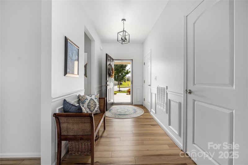 Property image 4 of 121 Jana Drive in Larkin Golf Club, Statesville, NC 28677