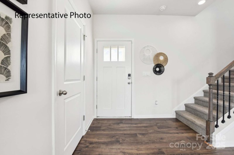 Property image 2 of 571 N Sparkleberry Street in Woodhaven, Chester, SC 29706