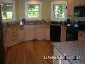 Property image 5 at 15 Nuthatch Court, Fairview, NC 28730