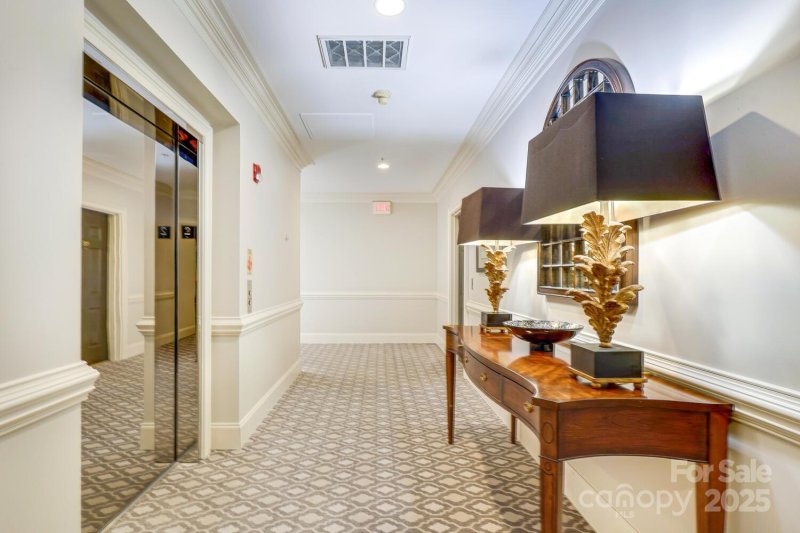 Property image 4 of 956 Queens Road in Myers Park, Charlotte, NC 28207