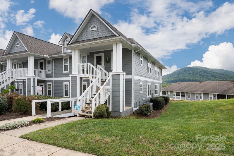 Property image 2 of 4805 Breakers Lane in Biltmore Commons, Asheville, NC 28806