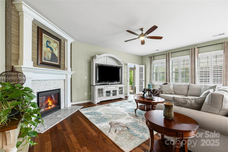 Property image 3 of 425 Brier Knob Drive in Waterside at the Catawba, Fort Mill, SC 29715