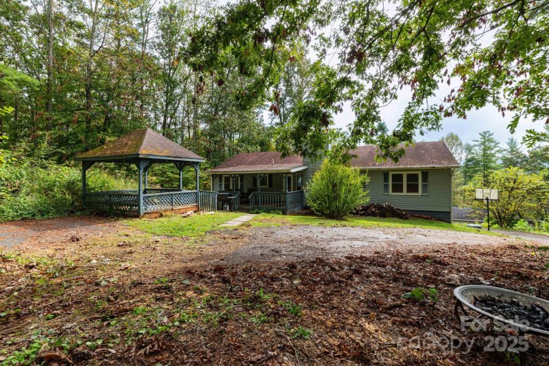 Property image 2 of 84 High Country Road in High Country Estates, Weaverville, NC 28787