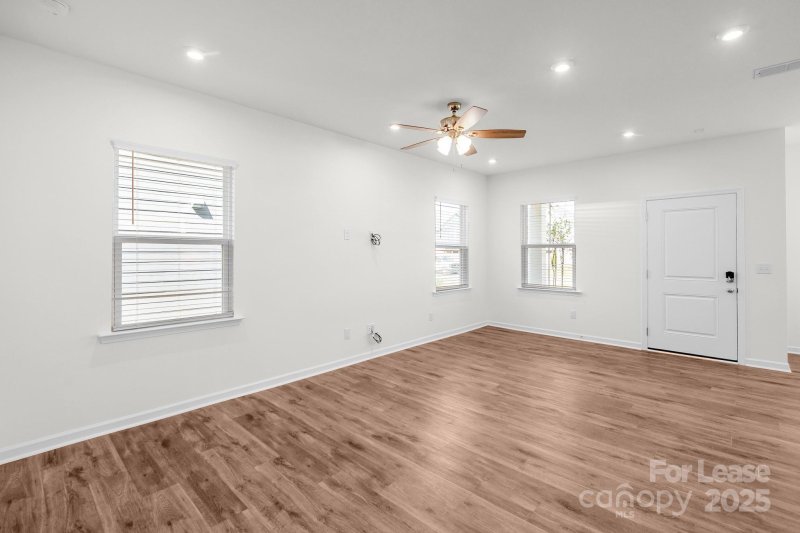 Property image 3 at 14028 Penbury Lane, Charlotte, NC 28278