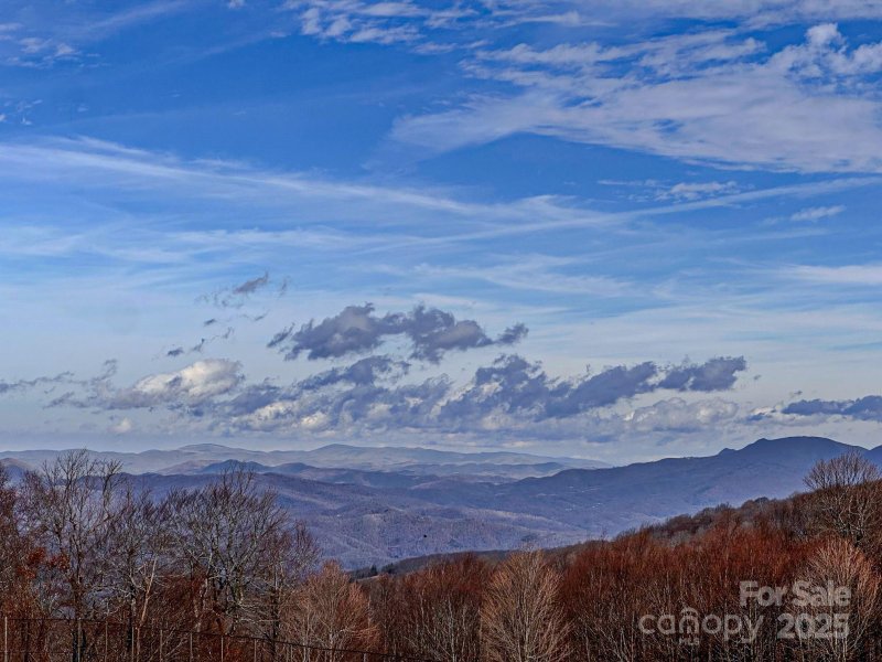 Property image 3 of 301 Pinnacle Inn Road in Pinnacle Inn, Beech Mountain, NC 28604