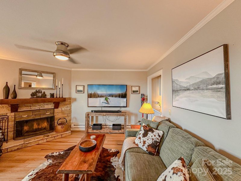 Property image 5 of 301 Pinnacle Inn Road in Pinnacle Inn, Beech Mountain, NC 28604