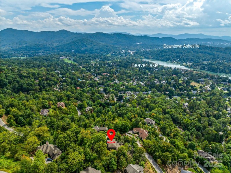 Property image 3 of 136 Senator Reynolds Road in Reynolds Mountain, Asheville, NC 28804
