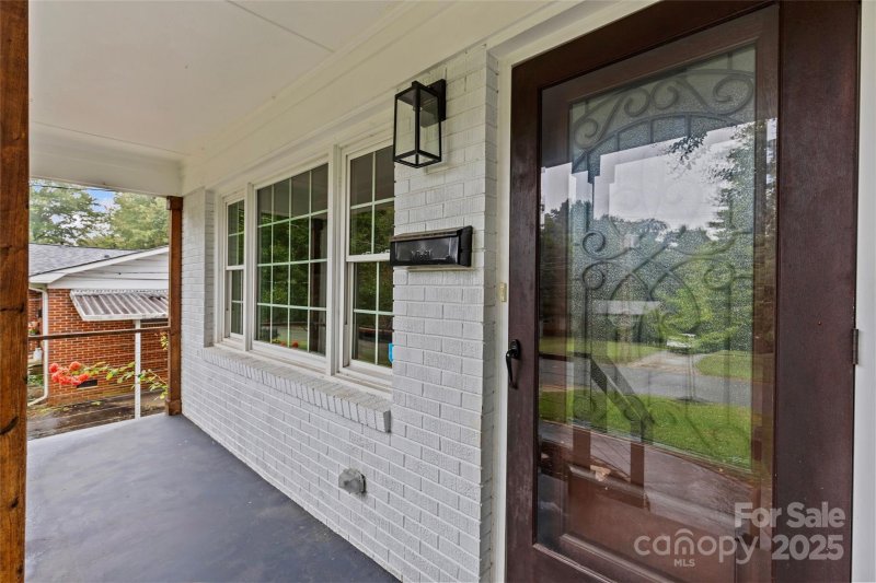 Property image 4 of 5350 Buena Vista Avenue in Amity Gardens, Charlotte, NC 28205