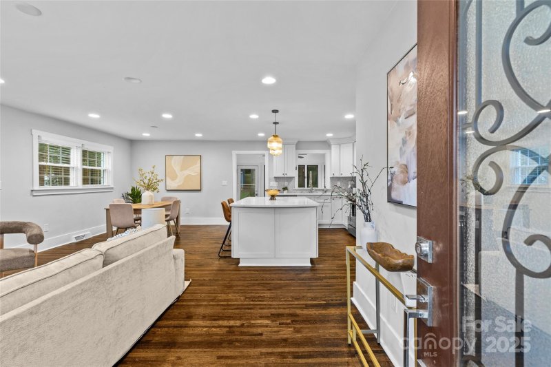 Property image 5 of 5350 Buena Vista Avenue in Amity Gardens, Charlotte, NC 28205