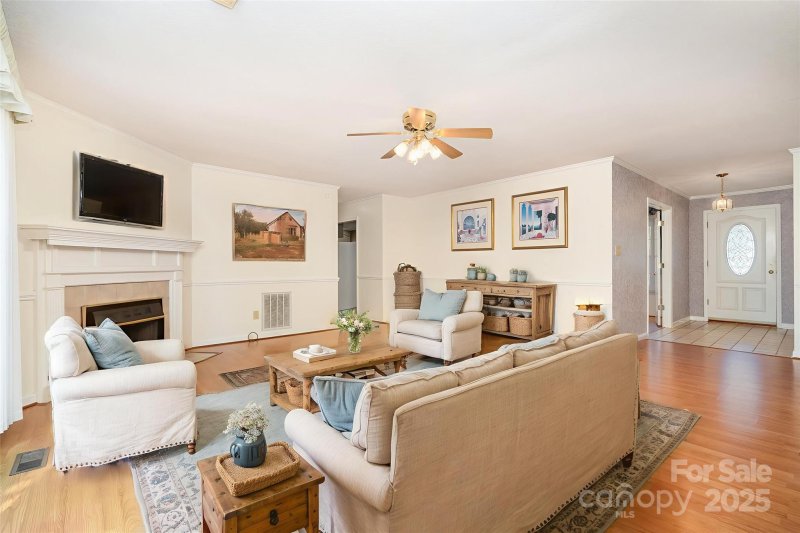 Property image 2 of 110 Robin Road in Garland Acres, Lincolnton, NC 28092