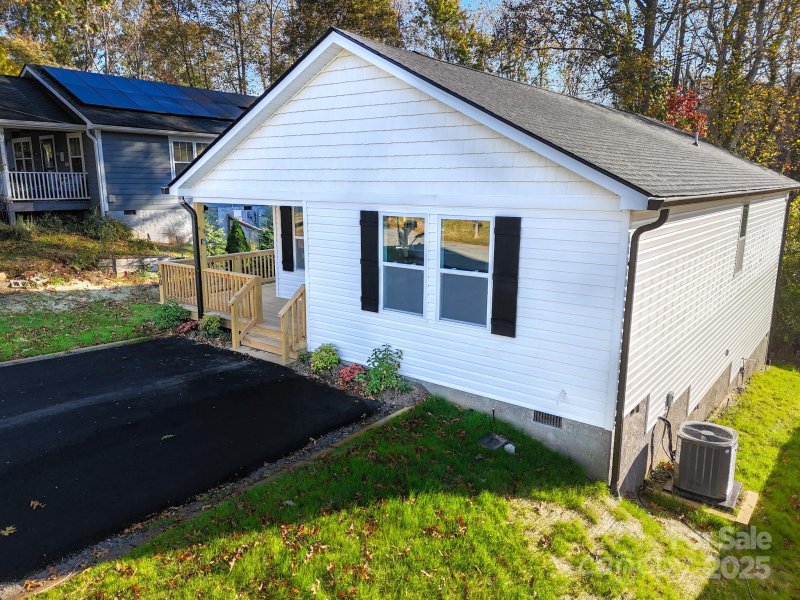 Property image 2 of 160 Marietta Street in Biltmore Heights, Asheville, NC 28803