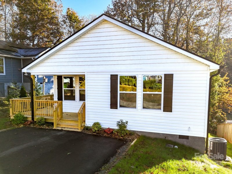 Property image 3 of 160 Marietta Street in Biltmore Heights, Asheville, NC 28803