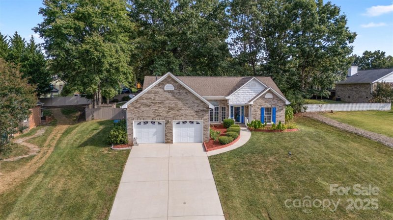 Property image 2 of 1447 34th Avenue Lane in Colony Woods, Hickory, NC 28601