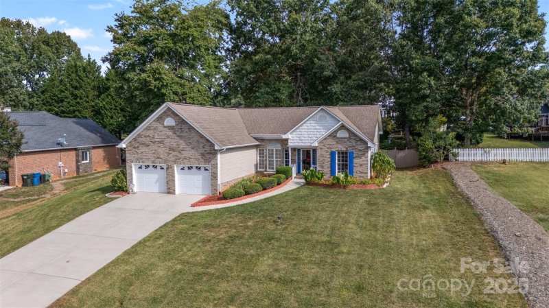 Property image 3 of 1447 34th Avenue Lane in Colony Woods, Hickory, NC 28601