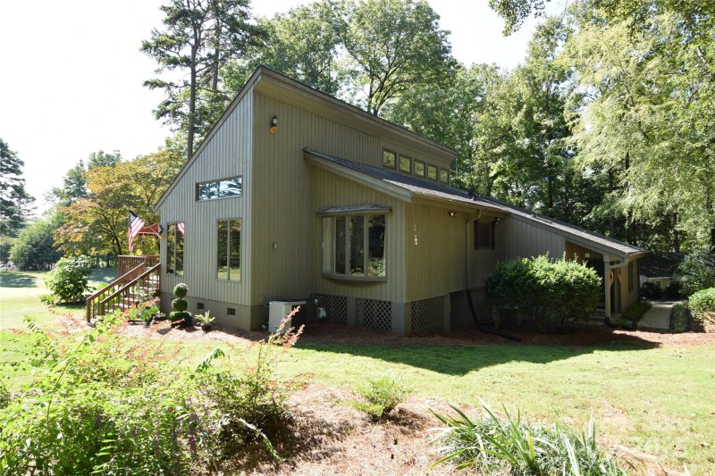 Property image 2 of 100 Fairway Ridge in River Hills, Clover, SC 29710