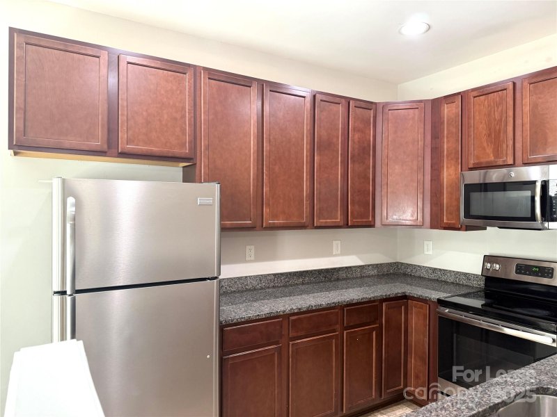 Property image 5 of 10577 Bunclody Drive in Villages at Back Creek, Charlotte, NC 28213