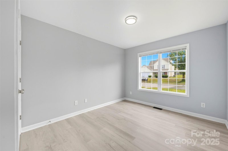 Property image 3 of 811 Eagle Bluff Court in Carnegie Estates, Rock Hill, SC 29730