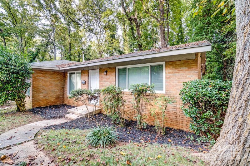 Property image 2 at 623 Blendwood Drive, Charlotte, NC 28215