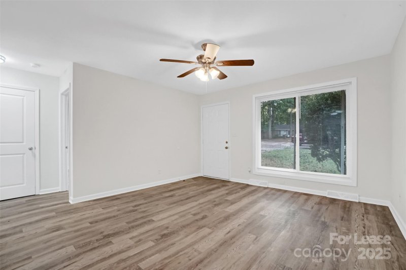 Property image 3 at 623 Blendwood Drive, Charlotte, NC 28215