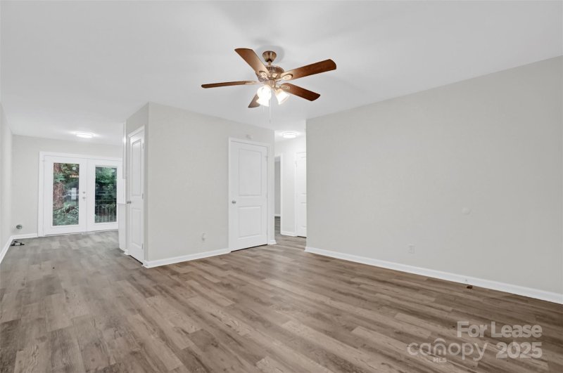 Property image 4 at 623 Blendwood Drive, Charlotte, NC 28215