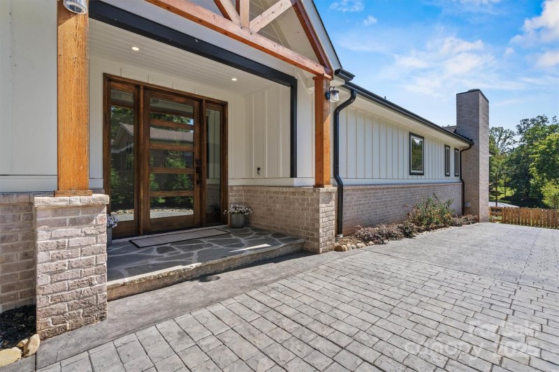 Property image 2 of 7834 Green Cove Court in Westport, Denver, NC 28037